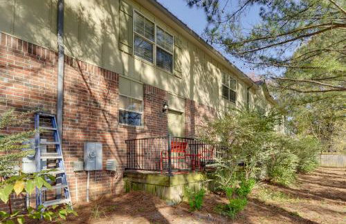 5 Mi to Univ of Arkansas Cozy Townhome with Deck - Foto 23