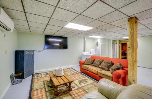 Ashe County Log Cabin Mountain-View Deck, Sauna - Foto 25