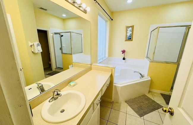 7/6.5 Beautiful Vacation Home With Private Pool, and Much More!! - Foto 45