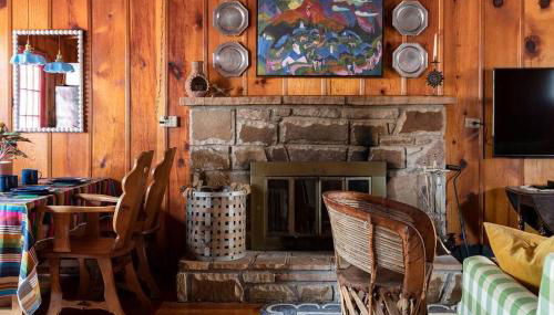 Twin Pines Casita - Big Yard, View, Porch, Hot Tub, & Charm - Foto 3