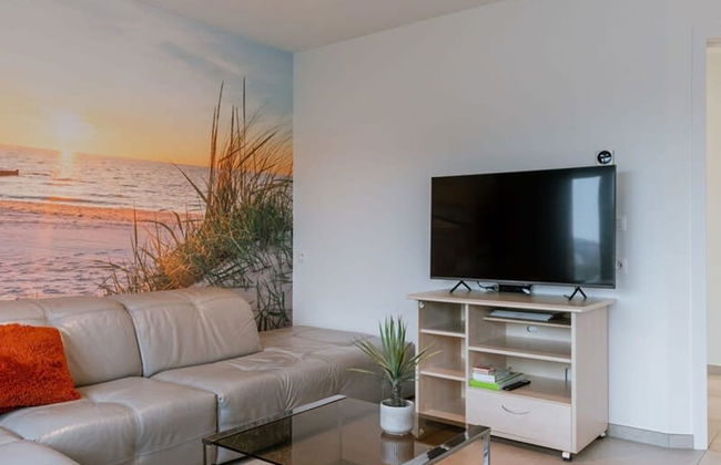 Spacious Getaway Close to the Beach and Airport - Foto 21