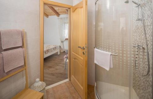 Beautiful Home In Brest Pod Uckom - Foto 32