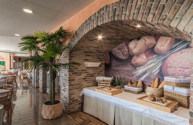 Hotel Esmeralda Maris by LIVVO - Photo 80