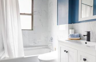 Ultimate Urban living at Centrally Located Apartments - Photo 13