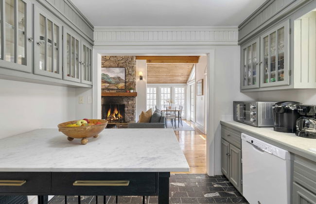 Main+guest House, Private Pond, Views, Large Yard 20mins to Heart of Asheville - Foto 19