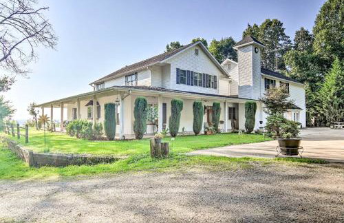 Spacious Group Retreat with Game Room in Marshall! - Foto 2