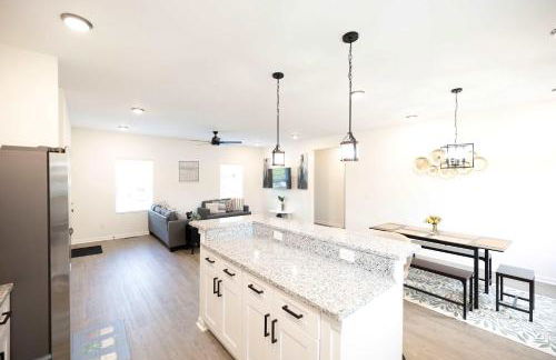 5 Min to Downtown - 12 to Elon - Deck - Wi-Fi - Foto 27