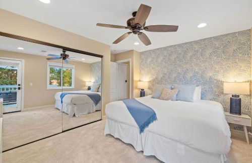 Oceanview Luxe Retreat with Rooftop - Foto 54