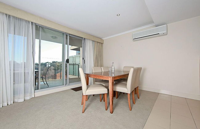 Accommodate Canberra - The Avenue - Photo 8