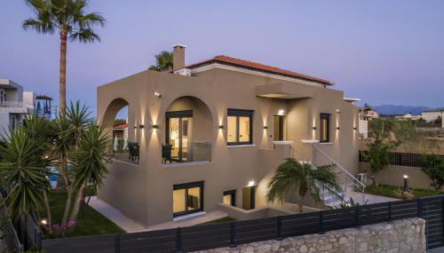 Luna Luxury Living - Photo 2