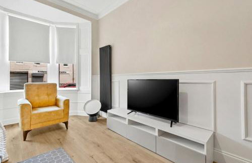 Free Parking - Sleeps 2 - 1 Bed Tenement - Renfrew - Foto 16