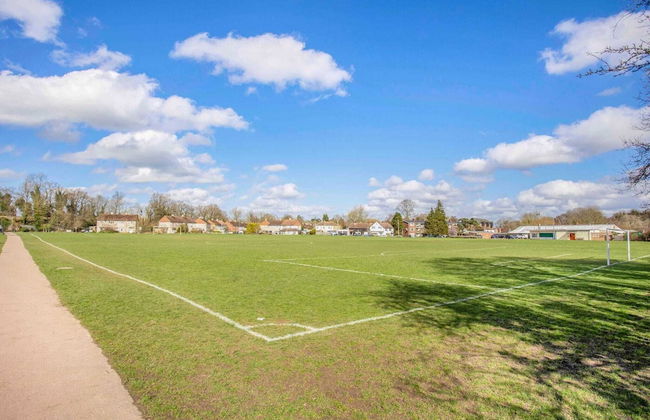 Stunning Character 2bed Cottage in St Albans Wifi - Foto 17