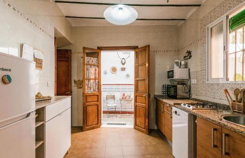 Amazing Home In El Pedroso With Wifi - Foto 5