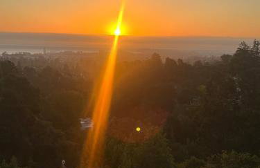 Big Bright Burlingame Hills Bay View Home - Foto 3