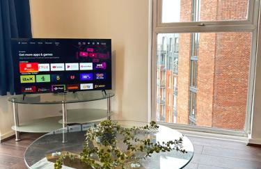 Comfortable 2-Bedroom Flat close Etihad and Coop Live - Photo 4