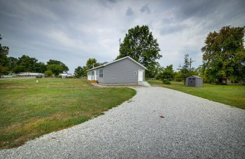 Efficiently Equipped Lewis Home Deck and Gas Grill! - Foto 23