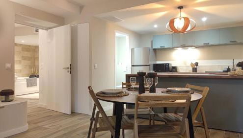 Instant Plaisirs - T2 60m2 avec Terrasse et Balnéo privative - Foto 3, stove, pet friendly, wardrobe, minibar