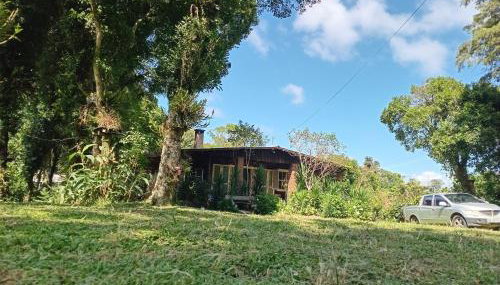 Chalé alpino em canela rs todo mobiliado com cozinha lareira split Wi-Fi 2 quartos perto do centro - Foto 2