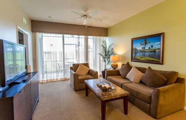 Messina Vacation Rental at Lely Resort. Spacious 3-BR, 2-Bath Condo with Lake Views and Handicap Accessibility. Enjoy Community Pool, Hot Tub, and Proximity to Naples Beaches and Dining - Foto 14