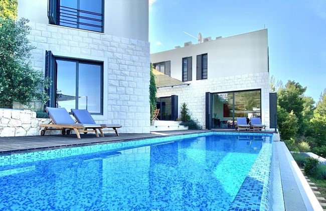 Villa Forte-the Exclusive Private Villa With Amazing sea View Located in Mimice - Photo 23