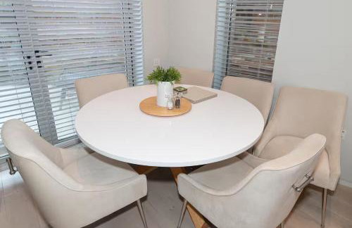 Modern Smart Home with Garden close to Richmond - Pass the Keys - Foto 13