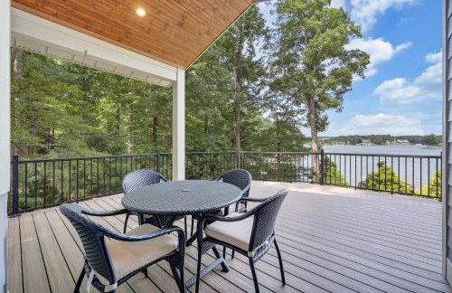 Private Lakefront Oasis - 5 Bedroom, Private Dock, & Firepit - Foto 26