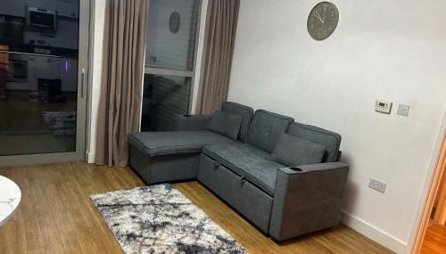 Central 1-Bed Apt for 4 Near Transport & Shops - Foto 3