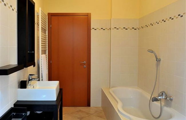 Clubhouse With 4 Bedrooms and 2 Bathrooms - Foto 11