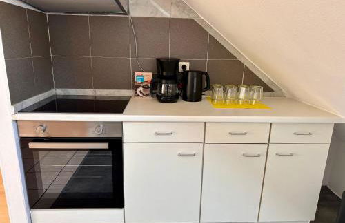 4-Bett Apartment im Zentrum - Nähe Restaurant & Waschsalon - WLAN, Parkplatz, Bad & mehr - Foto 7