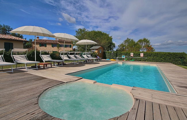 Cottage in Montelabbate With Pool, Garden, Bbq, Parking - Foto 54