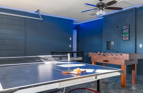 Magical 5-Bedroom Retreat w/ Pool, 3 Ensuite Bedrooms, Near Disney, and Internet! - Foto 42