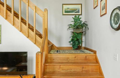 The Tipsy Moose, Ayuh Lakeside Lodge - Photo 30