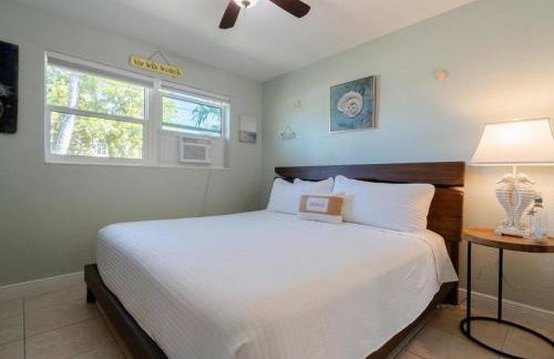 Tiki Time - Waterfront Pool Home, 65` Dock , Direct Ocean Access! - Foto 28