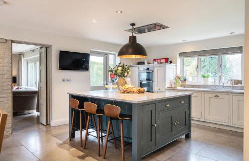 Luxury Countryside Retreat with Pool Surrey Hills Escape - Pass the Keys - Foto 5