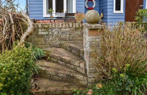 Riverside Retreat - Photo 5