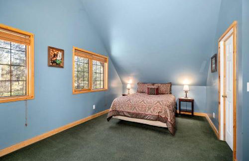 Spacious Rustic Cabin Rental with a Hot Tub in Cheney, Washington - Foto 25