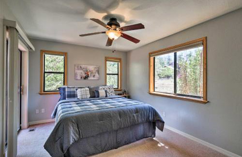 Modern Mountain Chalet Munds Park Retreat with Deck - Foto 11