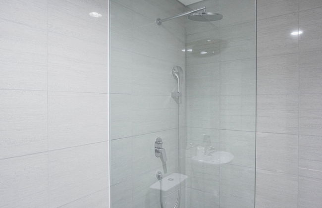 2BR Luxury Modern Ciputra International Apartment - Foto 18