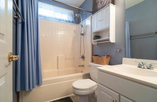 Tropical Oasis with Tiki Bar, Firepit, Seasonal Pool - Foto 72