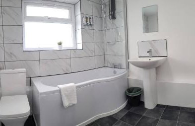 4 Bed - Parking - Close to M4 - Ideal for Work - Foto 15