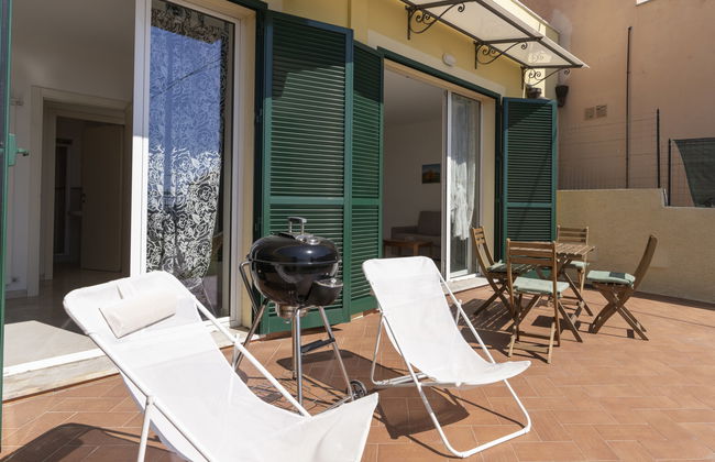 3 bedroom Apartment in San Bartolomeo al Mare with garden - Photo 5