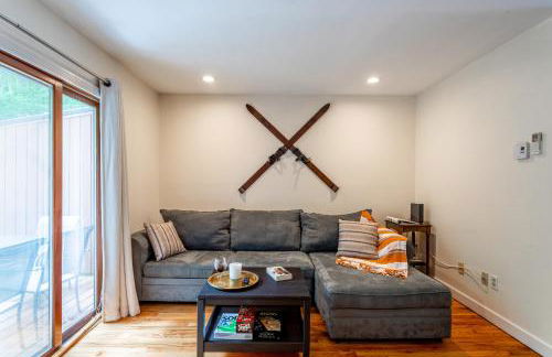 Redwood Retreat in Windham - minutes to Mtn! - Foto 8