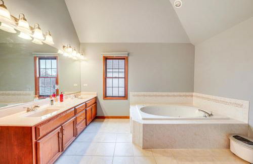 In-Home Theater Modern Naperville Vacation Rental - Foto 21