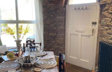 The Old Toll House - Photo 29