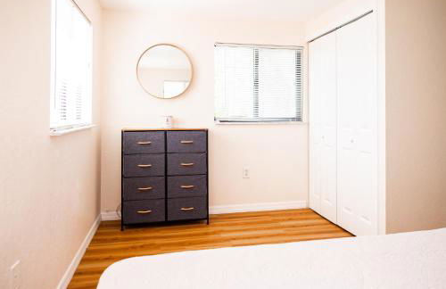 Sun-Drenched 1BR Apt - 5min walk to Beach - Foto 11