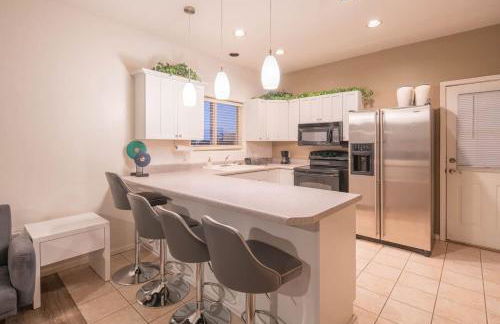 Cave Creek- Basketball Putt Putt Pool & Games - Foto 23