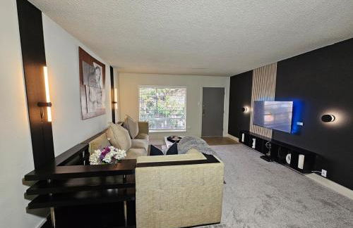Saltwater Pool 2BR Near Galleria Walkable, Stylish & Central Marquee Uptown - Foto 32