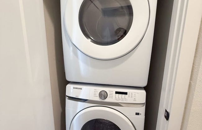 Modern 4BR Family Home With Private Pool - Photo 14