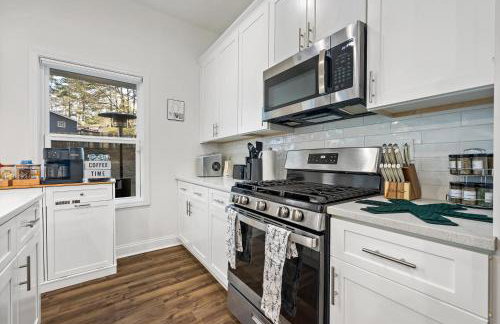 Charming Escape with Hot Tub & Fire Pit Winter Haven! - Foto 46