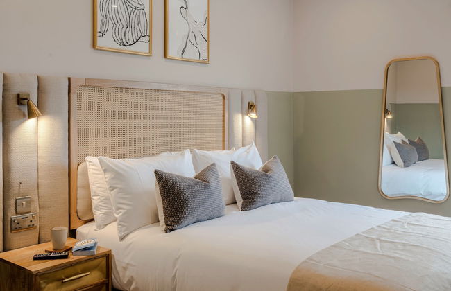 Your Apartment Shepherd's Bush - Photo 7